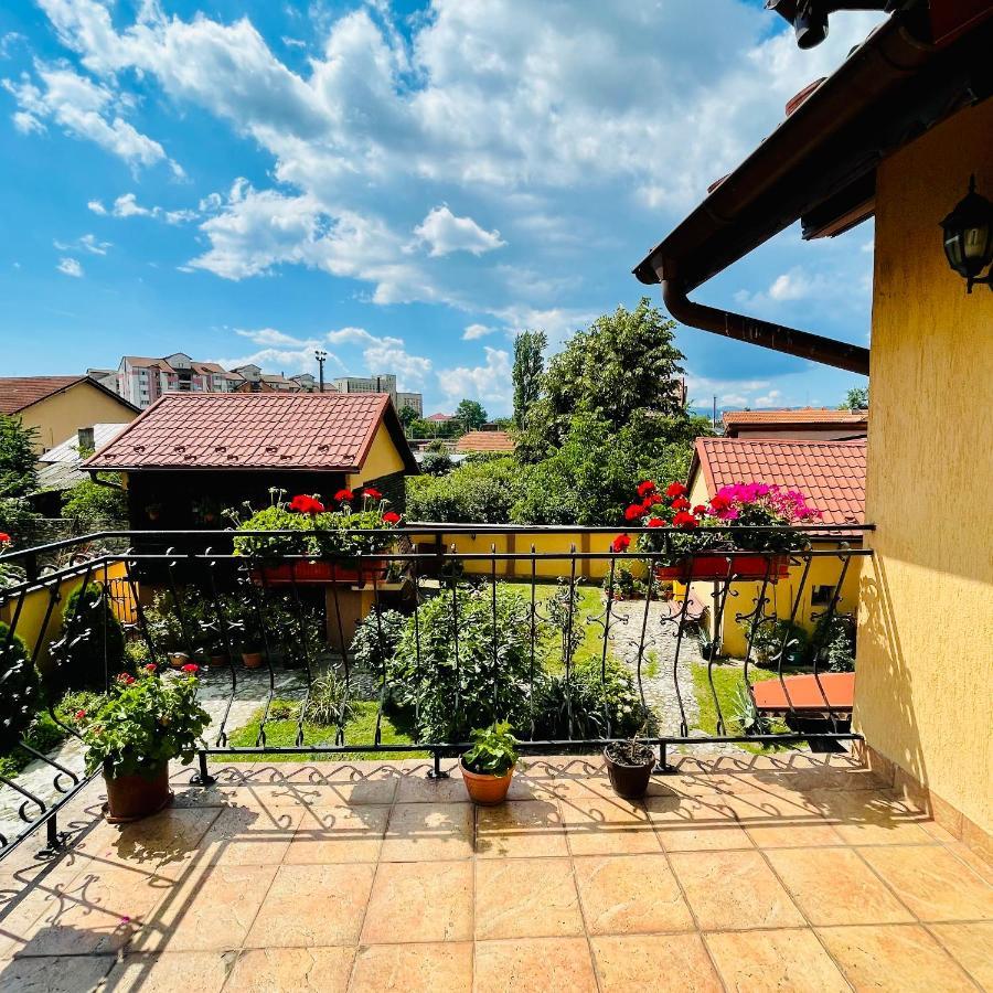 Апартаменты Leto House Тыргу-Жиу Экстерьер фото