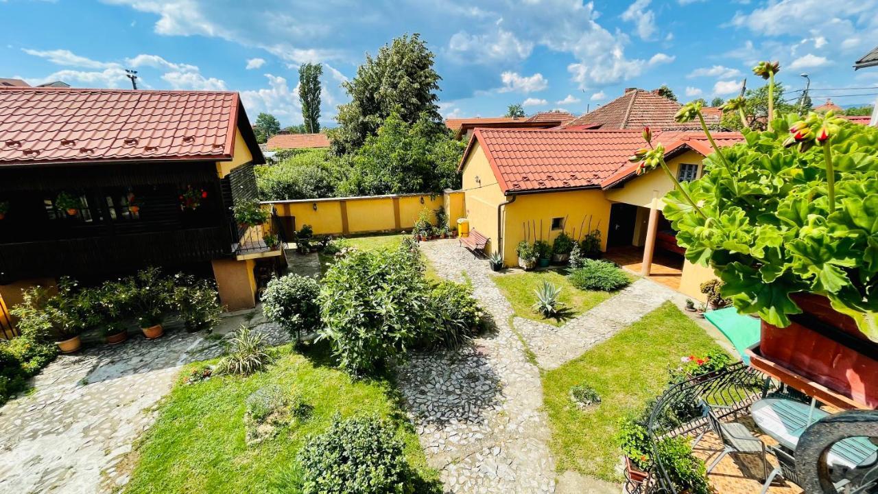 Апартаменты Leto House Тыргу-Жиу Экстерьер фото